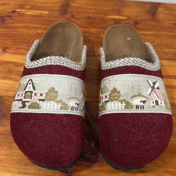 Birki's Birkenstock Storytelling Ribbon Felt Clogs Sheep Windmill Countryside - Picture 6 of 9